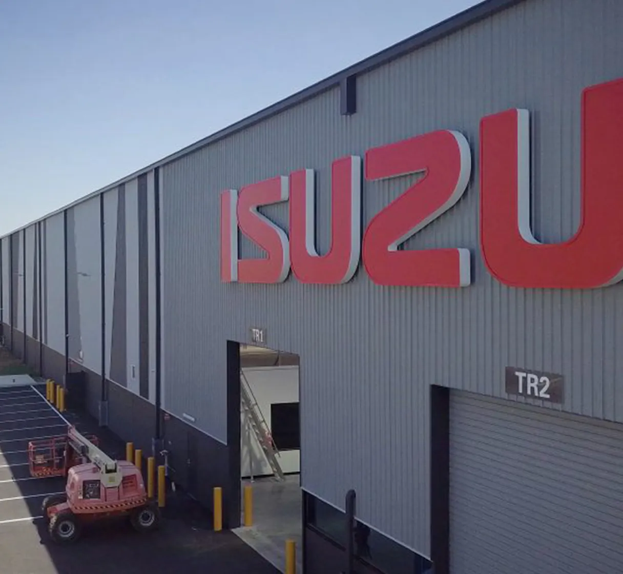 ISZS1935 Opportunities Warehoue Video Image Carousel 608X560 2X